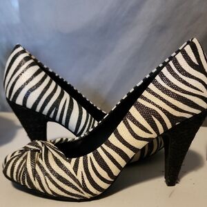 Rocket Dog Black and White Zebra Print Heels